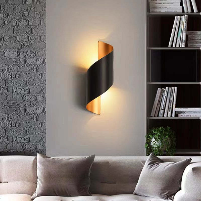 Orr Modern Conch Shape Metal Outdoor Wall Lamp, Black/White/Gold