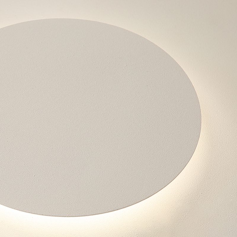 Quinn Modern Nordic Round Acrylic/Metal Concise Flush Mount Ceiling Light, White