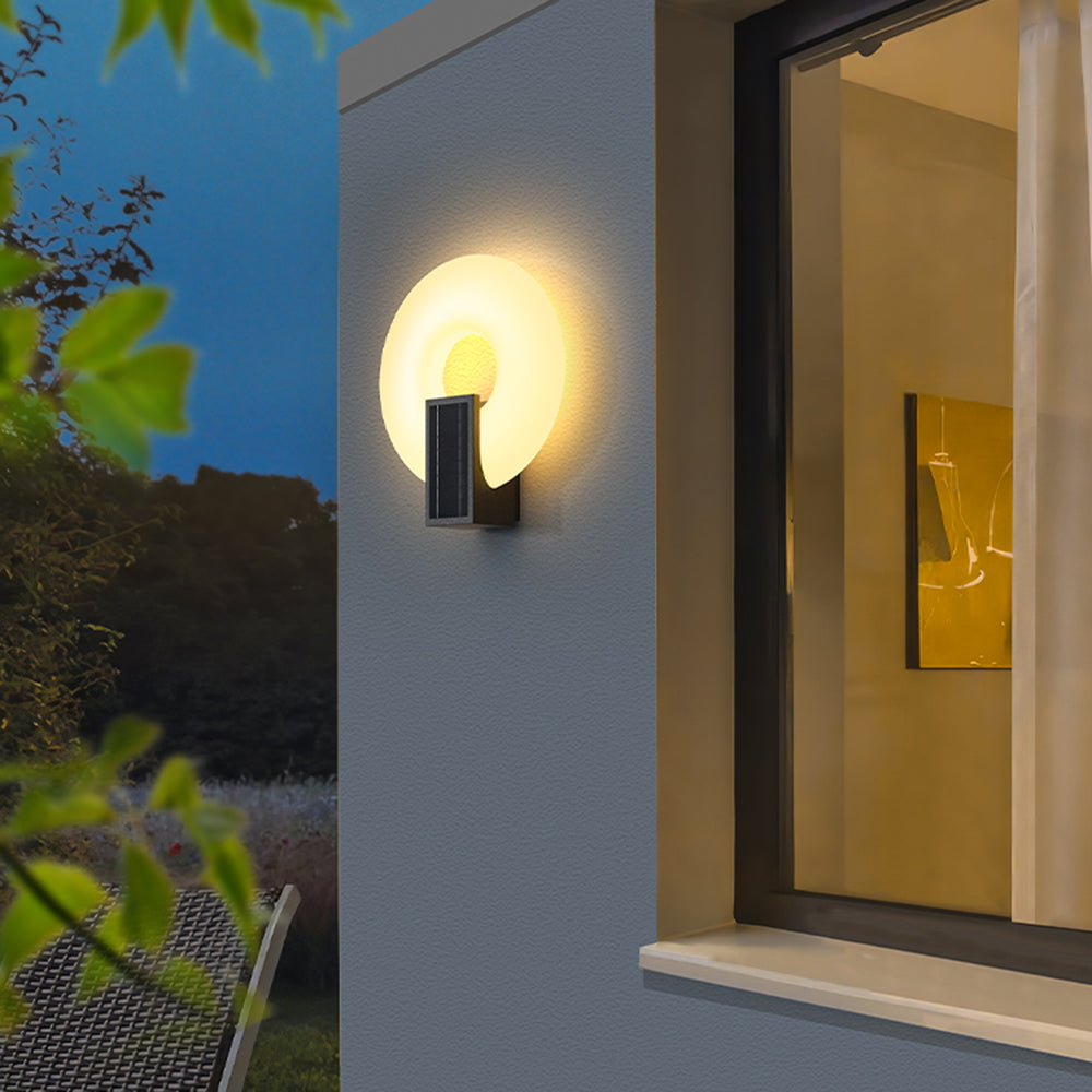 Isaac Modern Metal/Acrylic Solar Waterproof Outdoor Wall Lamp, Black/White